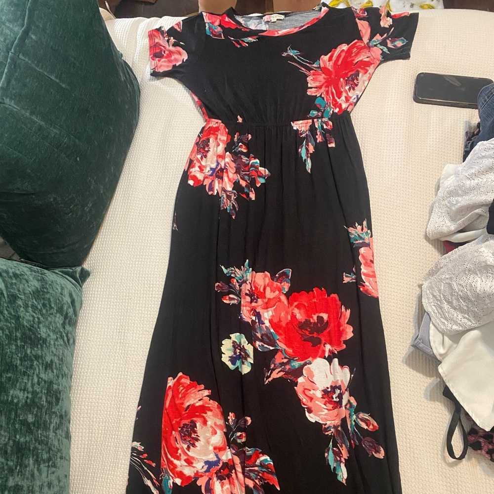Has Pockets, Stretchy, Long, Barely Worn